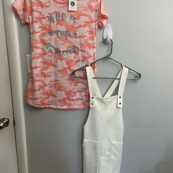 Brands include: PINK, urban outfitters, garage, and H&M - Picture 6 of 9